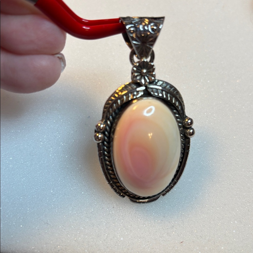 PINK CONCH PENDANT STERLING SILVER - Picture 7 of 7